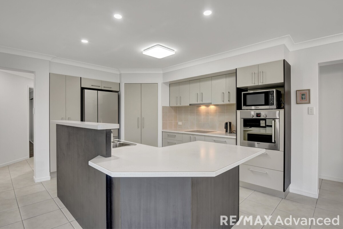 41 Corrimal Place Sandstone Point Queensland House for Sale RE/MAX