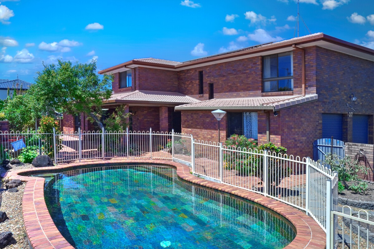 37 Enfield Crescent Battery Hill Queensland House for Sale RE/MAX