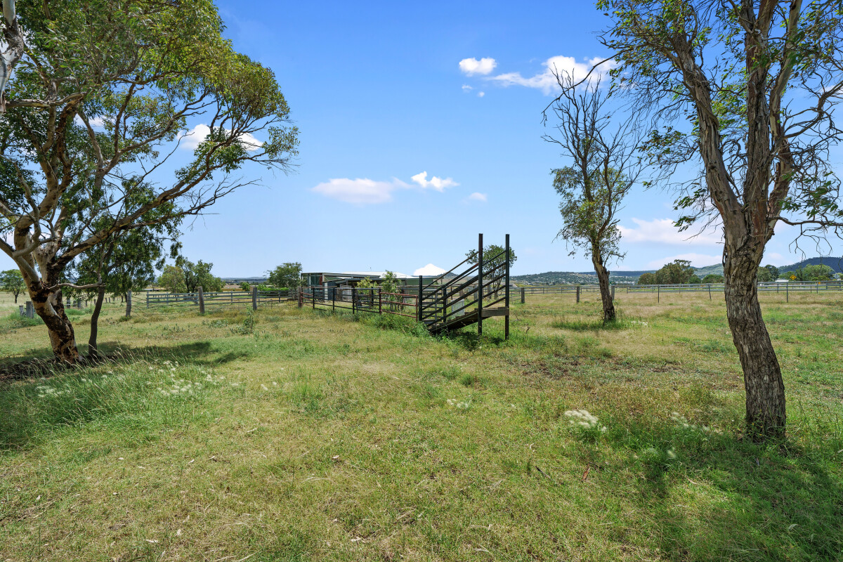 34 Gowrie Mountain School Road Kingsthorpe Queensland AcreageSemirural