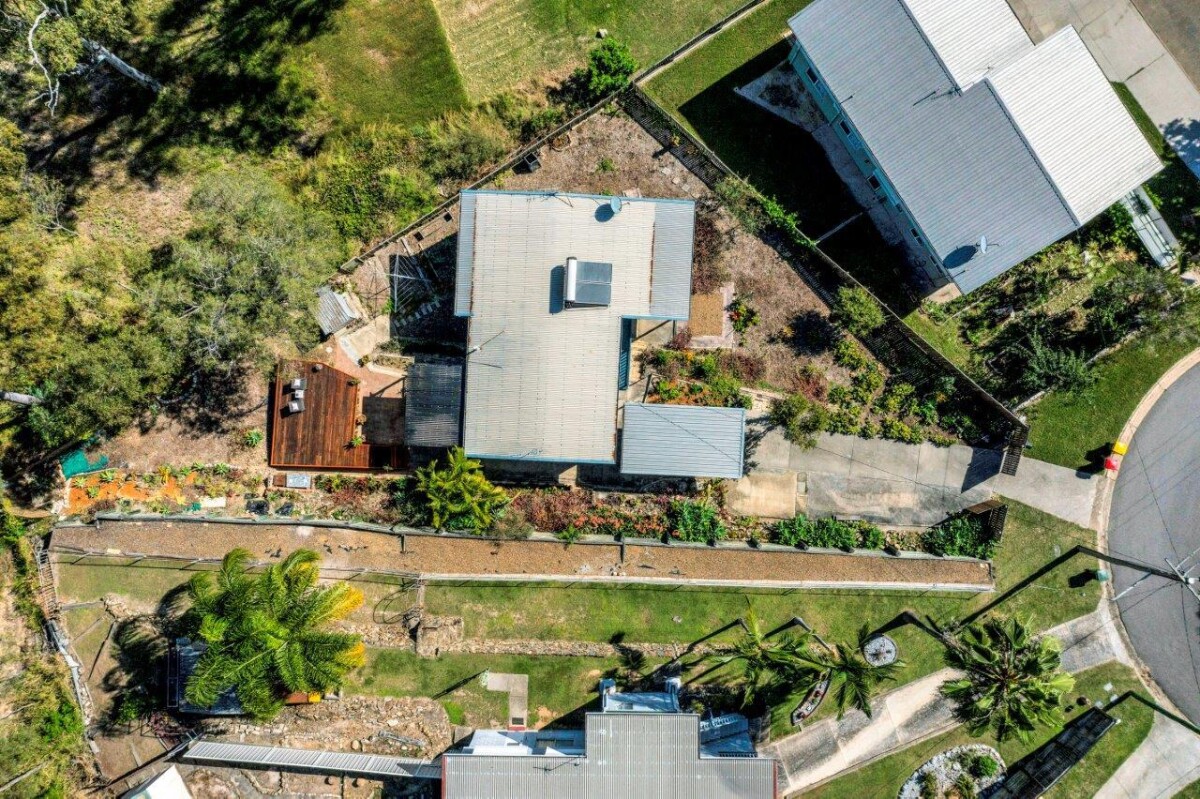 29 Pine Avenue West Gladstone Queensland House for Sale RE/MAX Australia