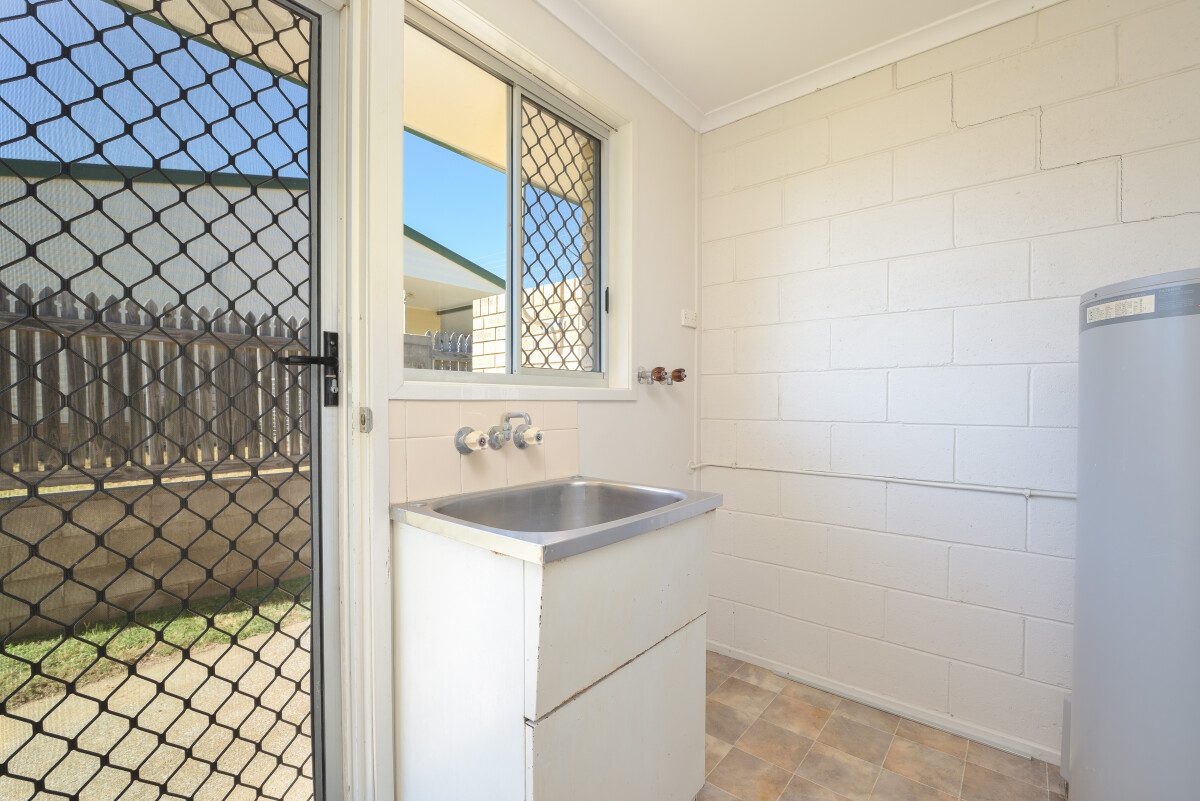 8 Hayes Avenue Boyne Island Queensland DuplexSemidetached for Sale