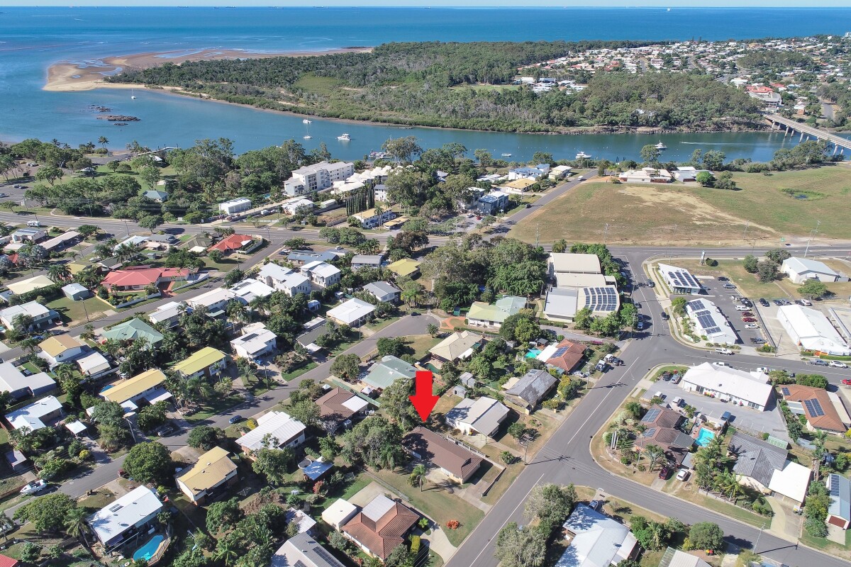 8 Hayes Avenue Boyne Island Queensland DuplexSemidetached for Sale