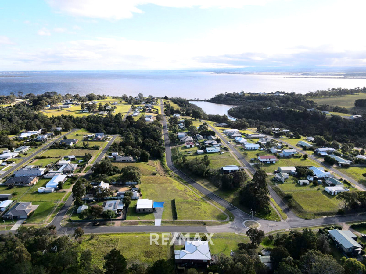 18 Magpie Avenue Metung Victoria House for Sale RE/MAX Australia