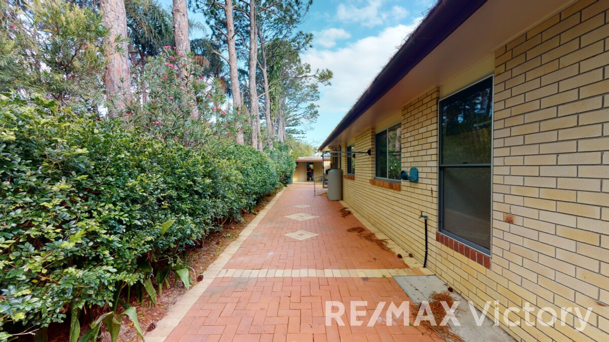 7 Phillip Street Beachmere Queensland House for Sale RE/MAX Australia