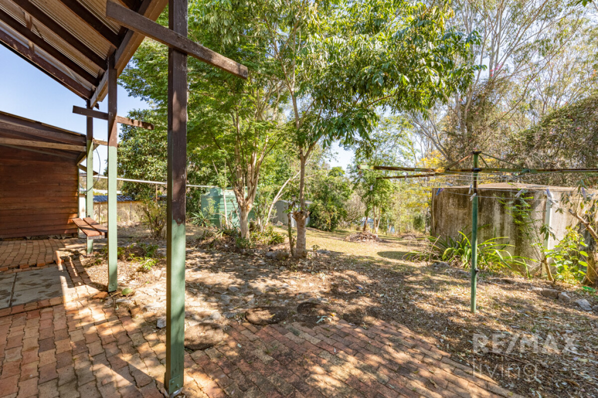 39 Pooles Road Villeneuve Queensland House for Sale RE/MAX Australia