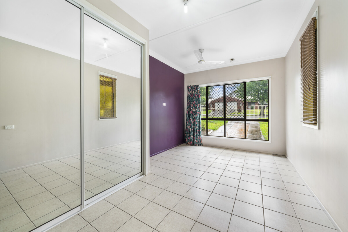5 Champagne Crescent Wilsonton Heights Queensland House for Sale RE