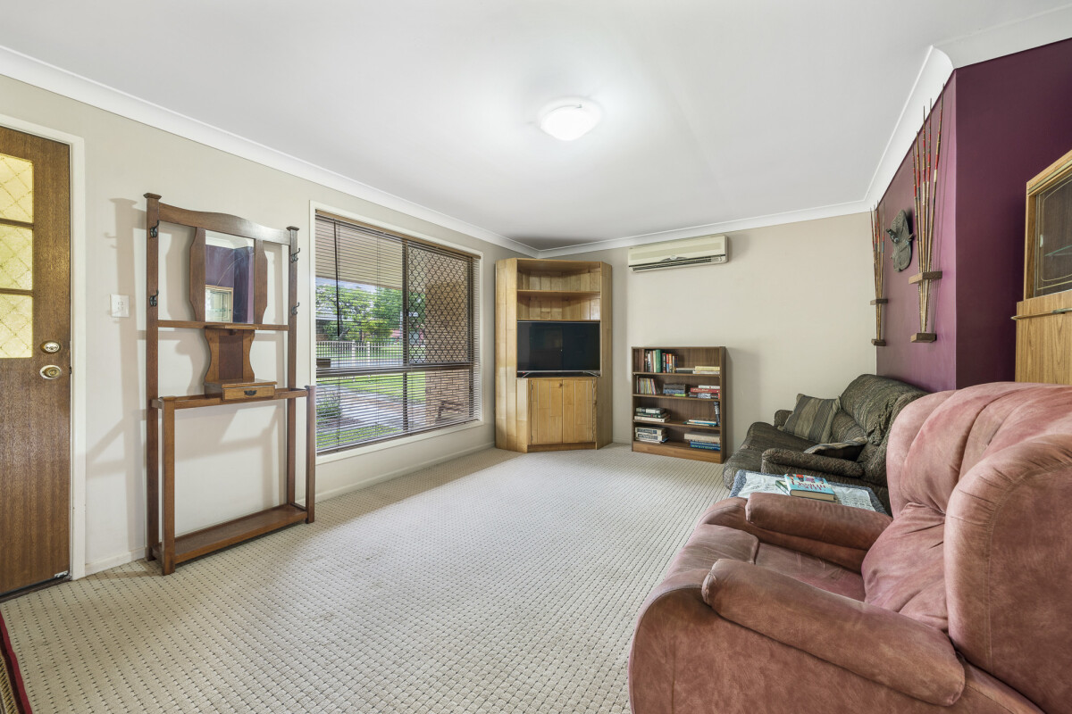 5 Champagne Crescent Wilsonton Heights Queensland House for Sale RE