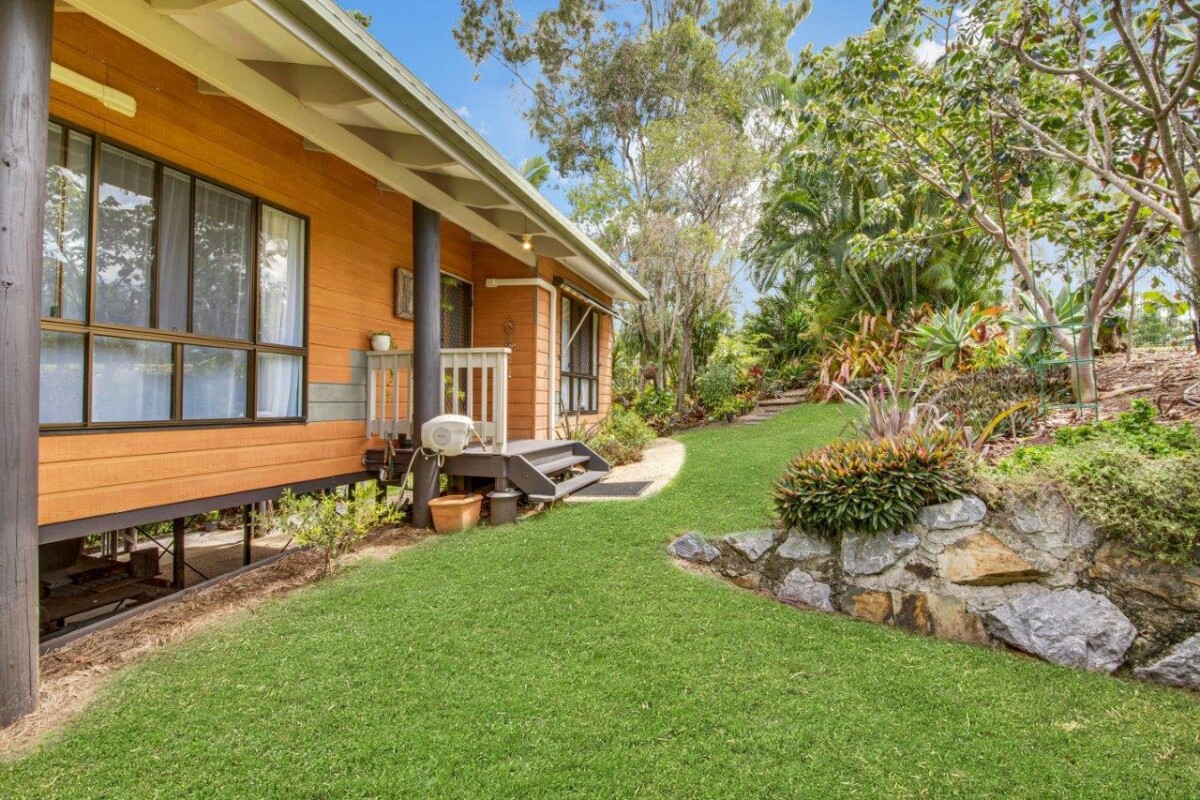 26 Helen Crescent Wurdong Heights Queensland AcreageSemirural for Sale