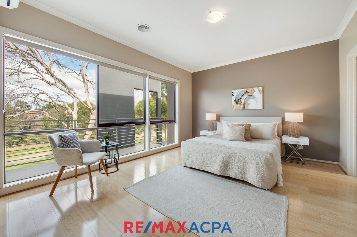 22 Jolimont Street Caroline Springs Victoria House for Sale RE/MAX