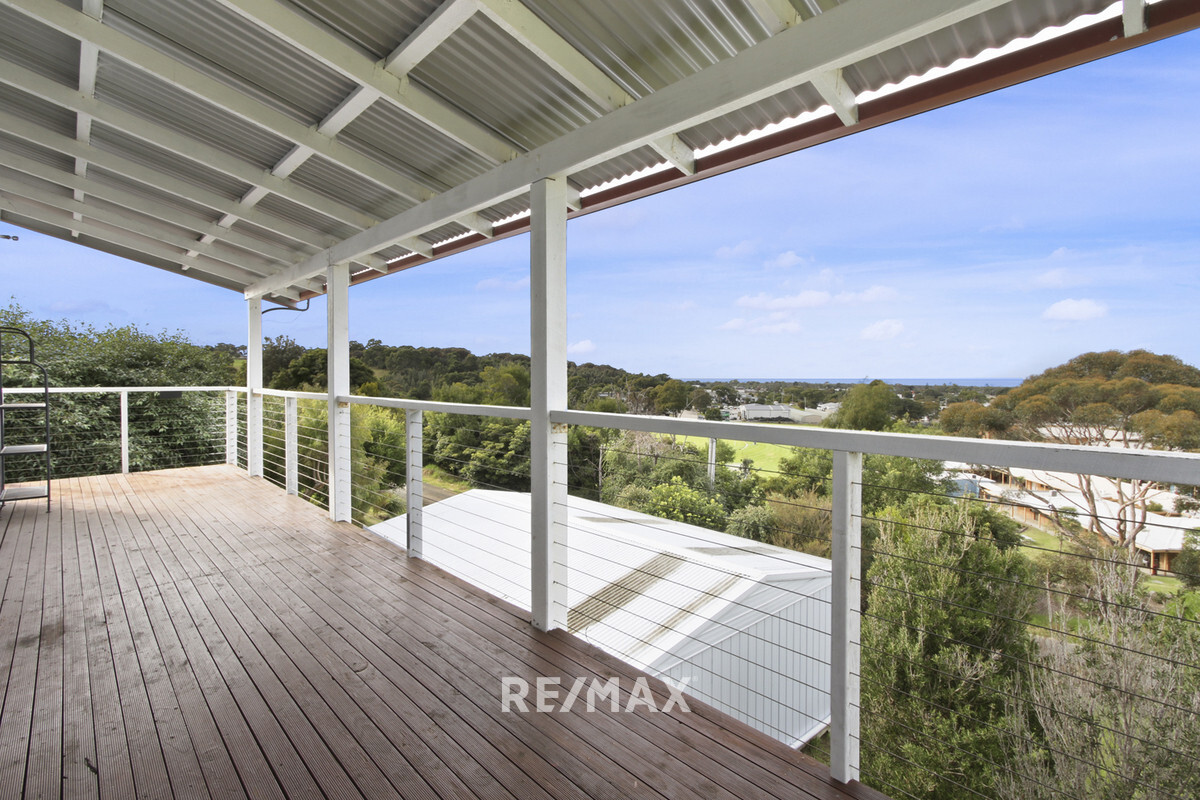 19 Outlook Avenue Lakes Entrance Victoria House for Sale RE/MAX Australia