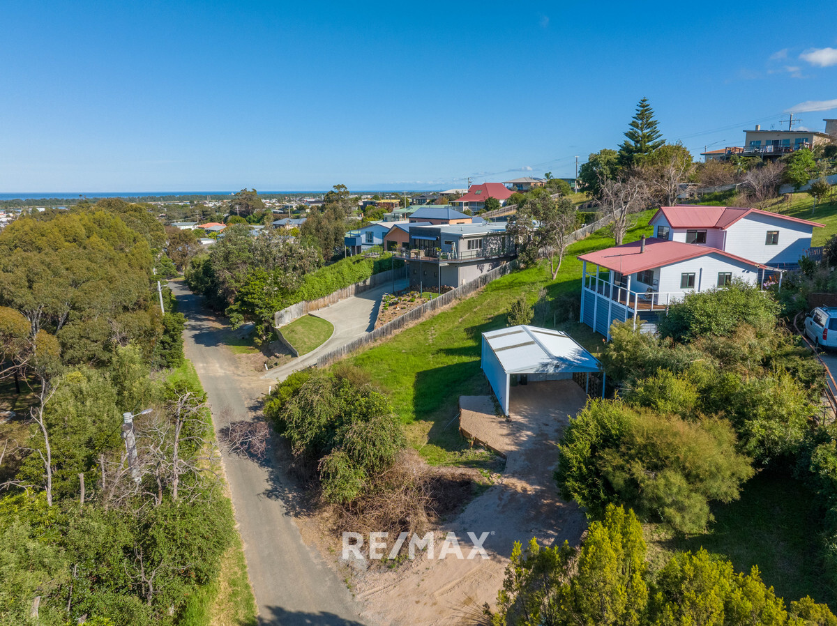 19 Outlook Avenue Lakes Entrance Victoria House for Sale RE/MAX Australia
