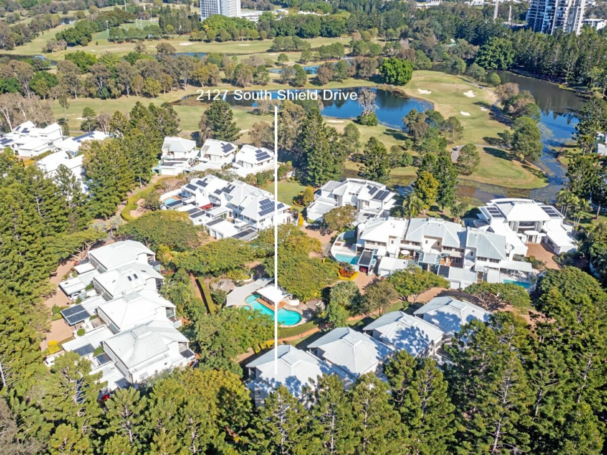 2127 South Shields Drive Benowa Queensland Townhouse for Sale RE/MAX