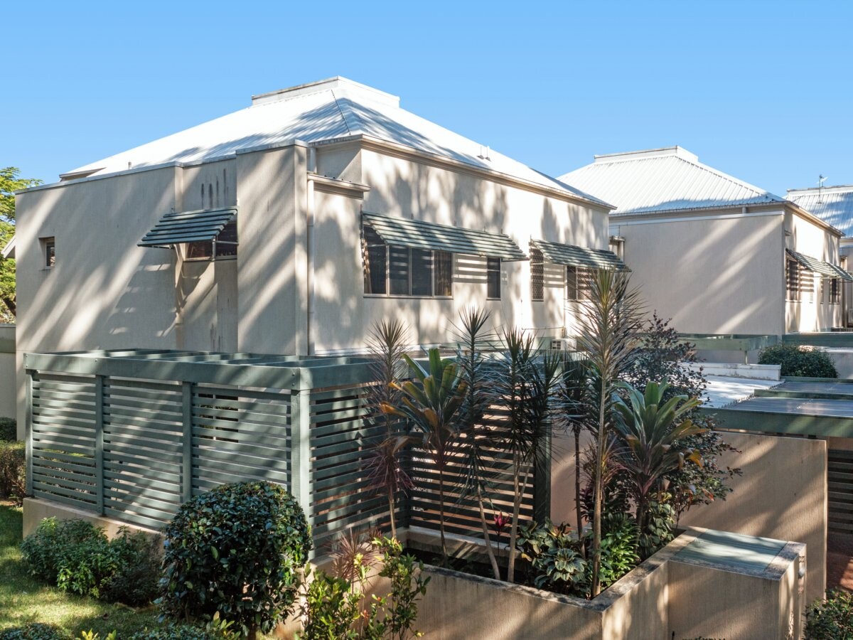 2127 South Shields Drive Benowa Queensland Townhouse for Sale RE/MAX