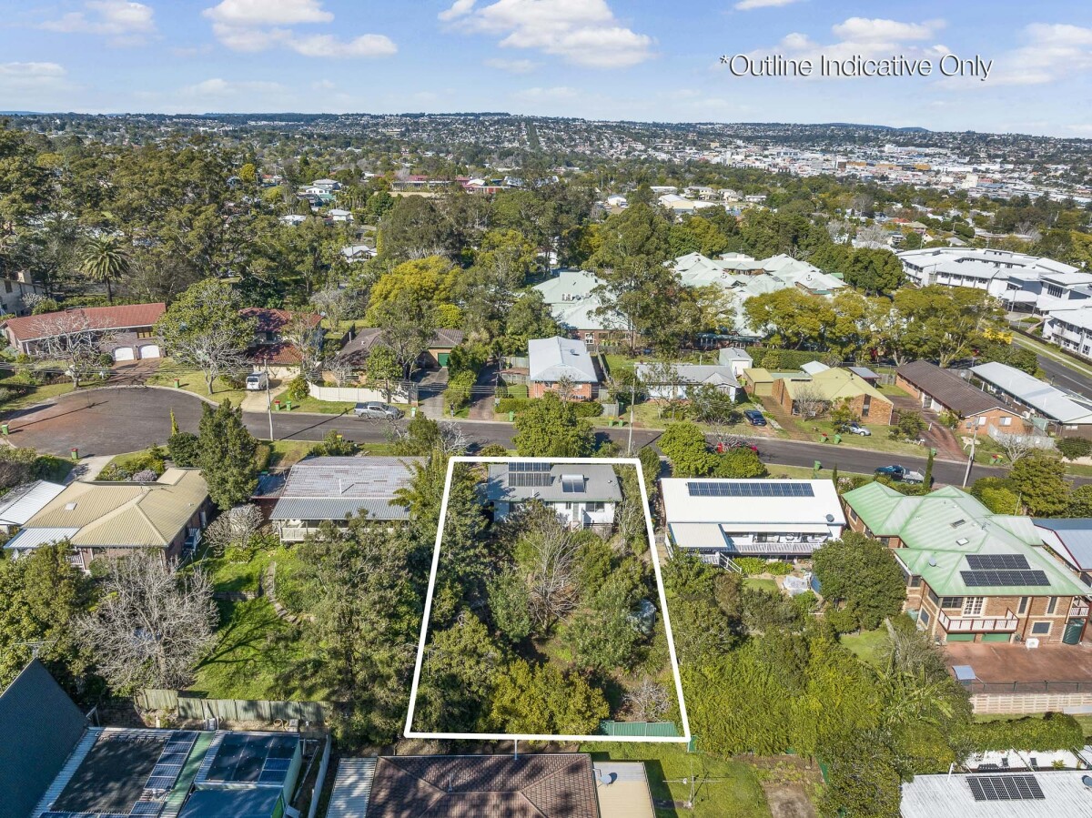 7 Spies Court Mount Lofty Queensland House for Sale RE/MAX Australia