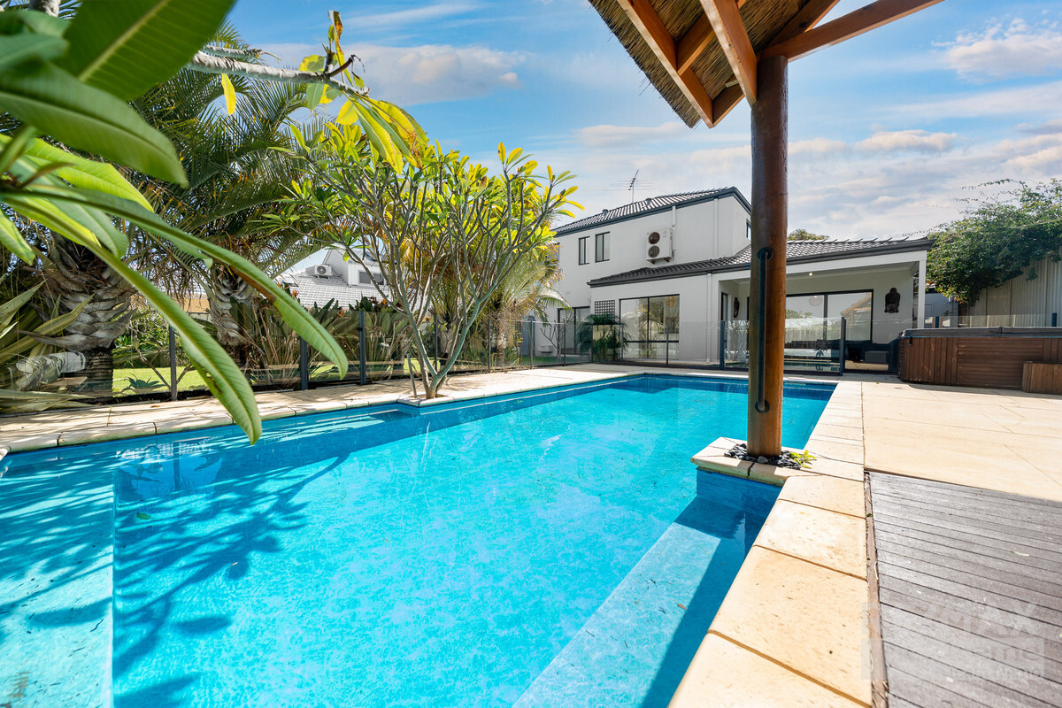 126 Golf Links Drive Carramar Western Australia House for Sale RE/MAX