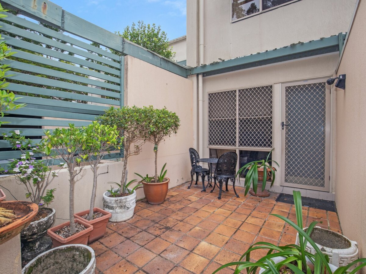 2133 South Shields Drive Benowa Queensland Townhouse for Sale RE/MAX