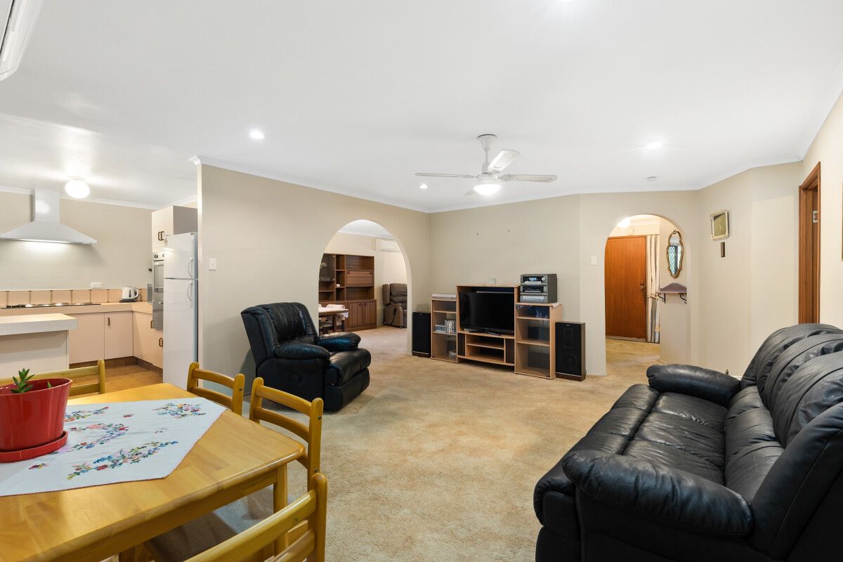 19 Lancelin Drive Mermaid Waters Queensland House for Auction RE/MAX