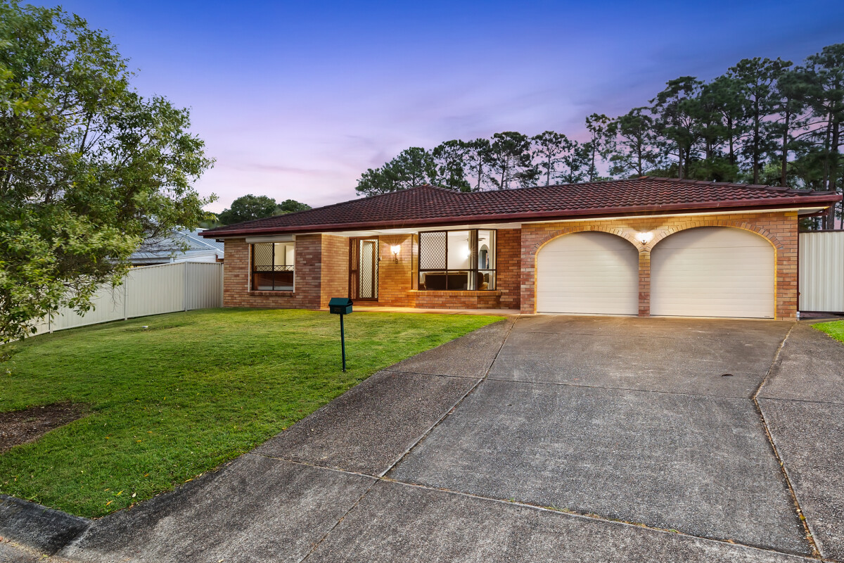 19 Lancelin Drive Mermaid Waters Queensland House for Auction RE/MAX