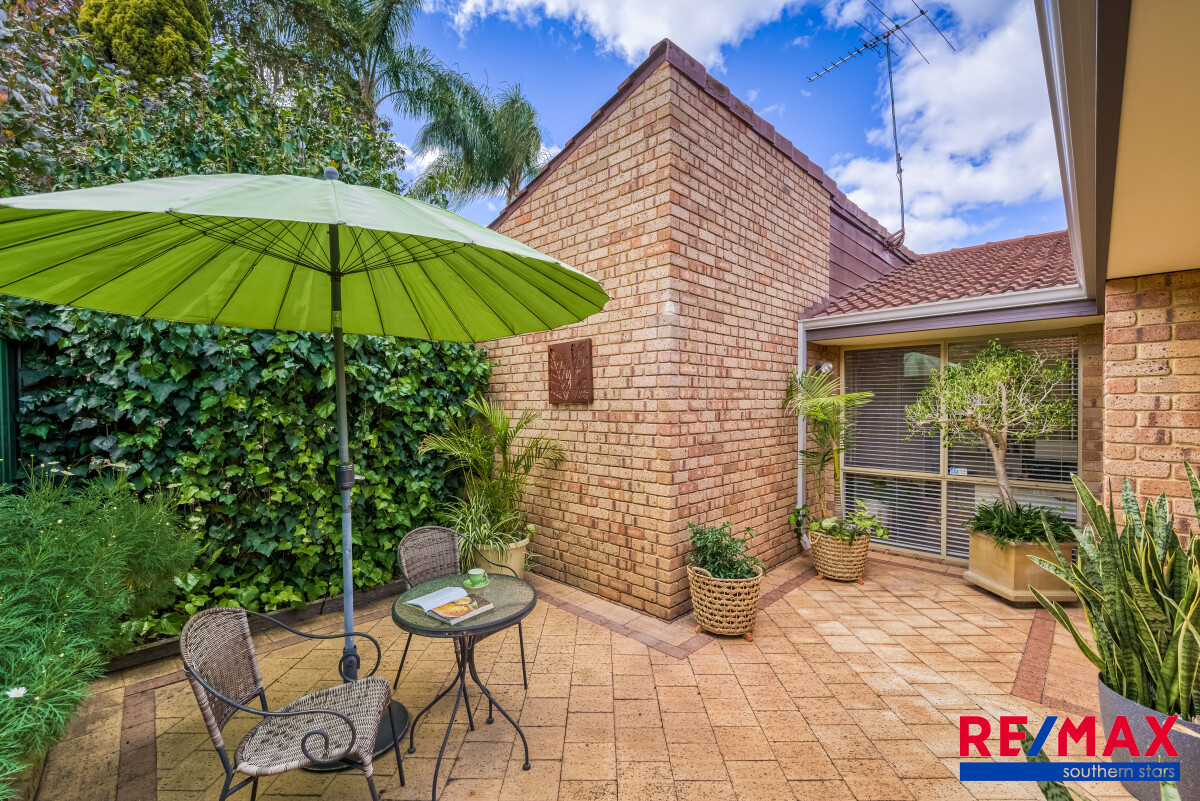 19 Hillock Circle Leeming Western Australia House for Sale RE/MAX Australia