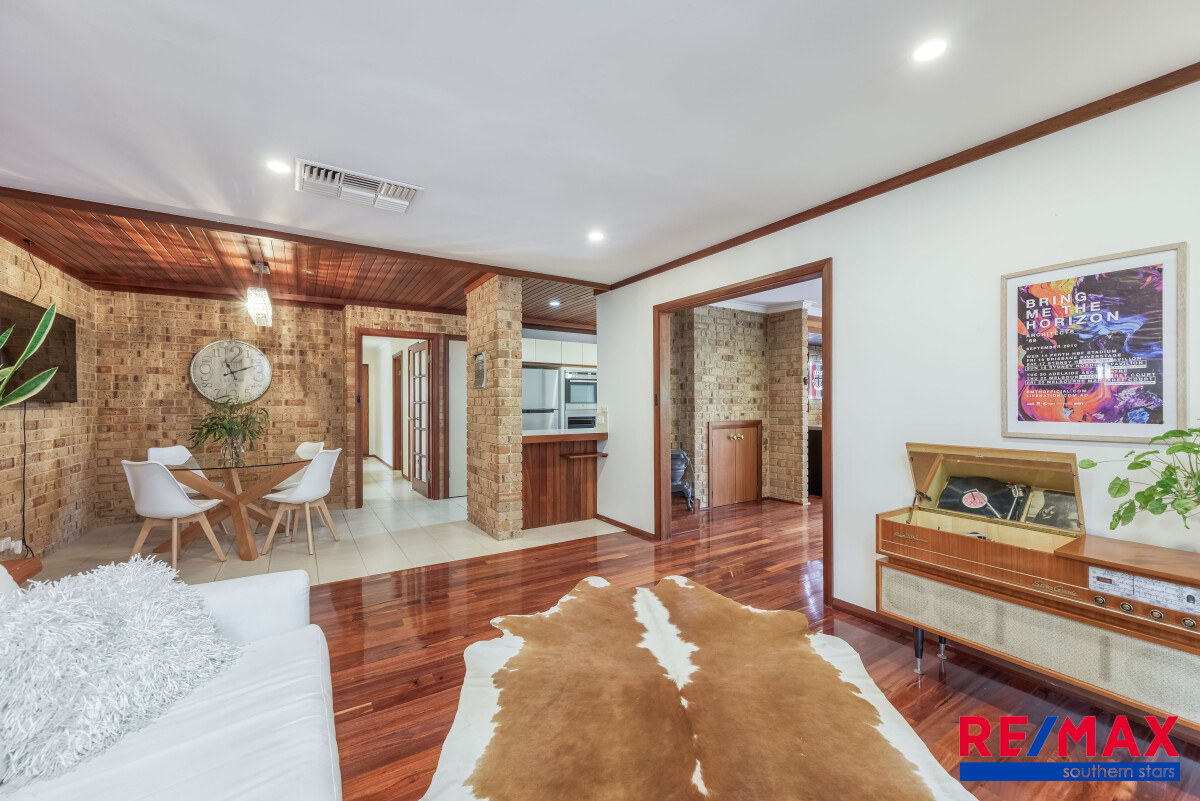 19 Hillock Circle Leeming Western Australia House for Sale RE/MAX Australia