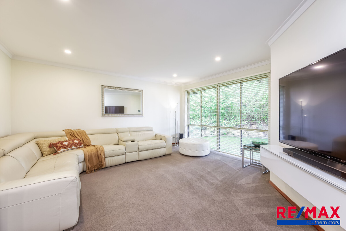 19 Hillock Circle Leeming Western Australia House for Sale RE/MAX Australia