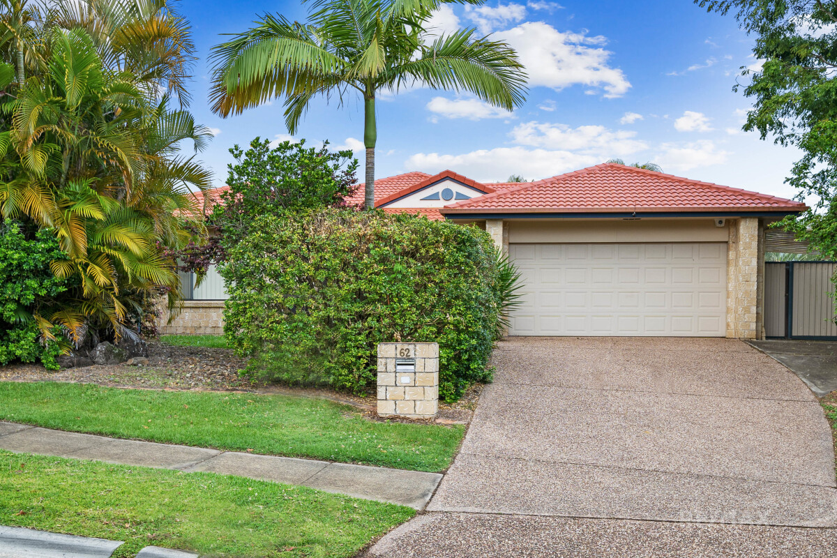 62 Crestwood Drive Molendinar Queensland House for Auction RE/MAX