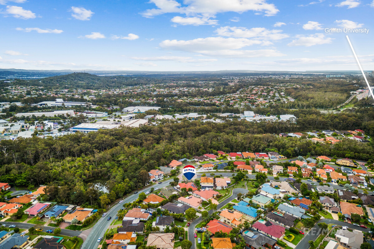 62 Crestwood Drive Molendinar Queensland House for Auction RE/MAX