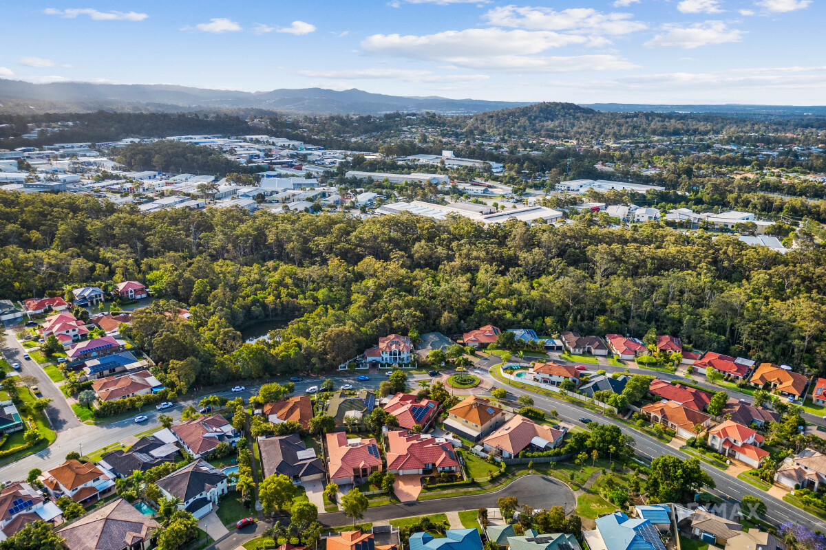 62 Crestwood Drive Molendinar Queensland House for Auction RE/MAX