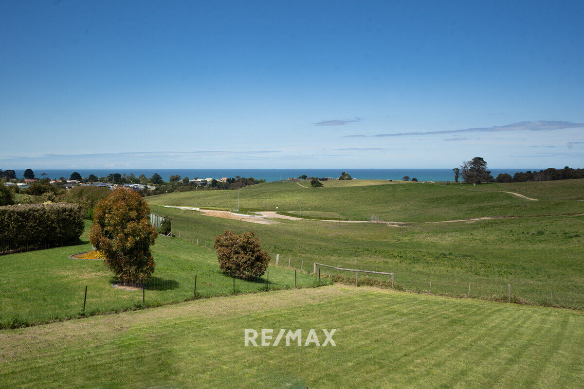 60 Thorpes Lane Lakes Entrance Victoria House for Sale RE/MAX Australia