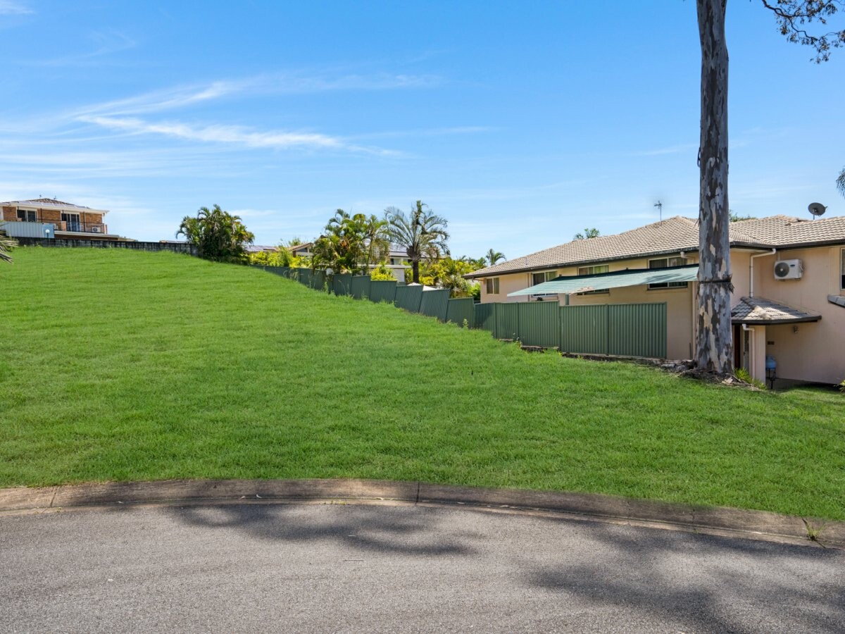 5 Bretton Court Carrara Queensland for Sale RE/MAX Australia