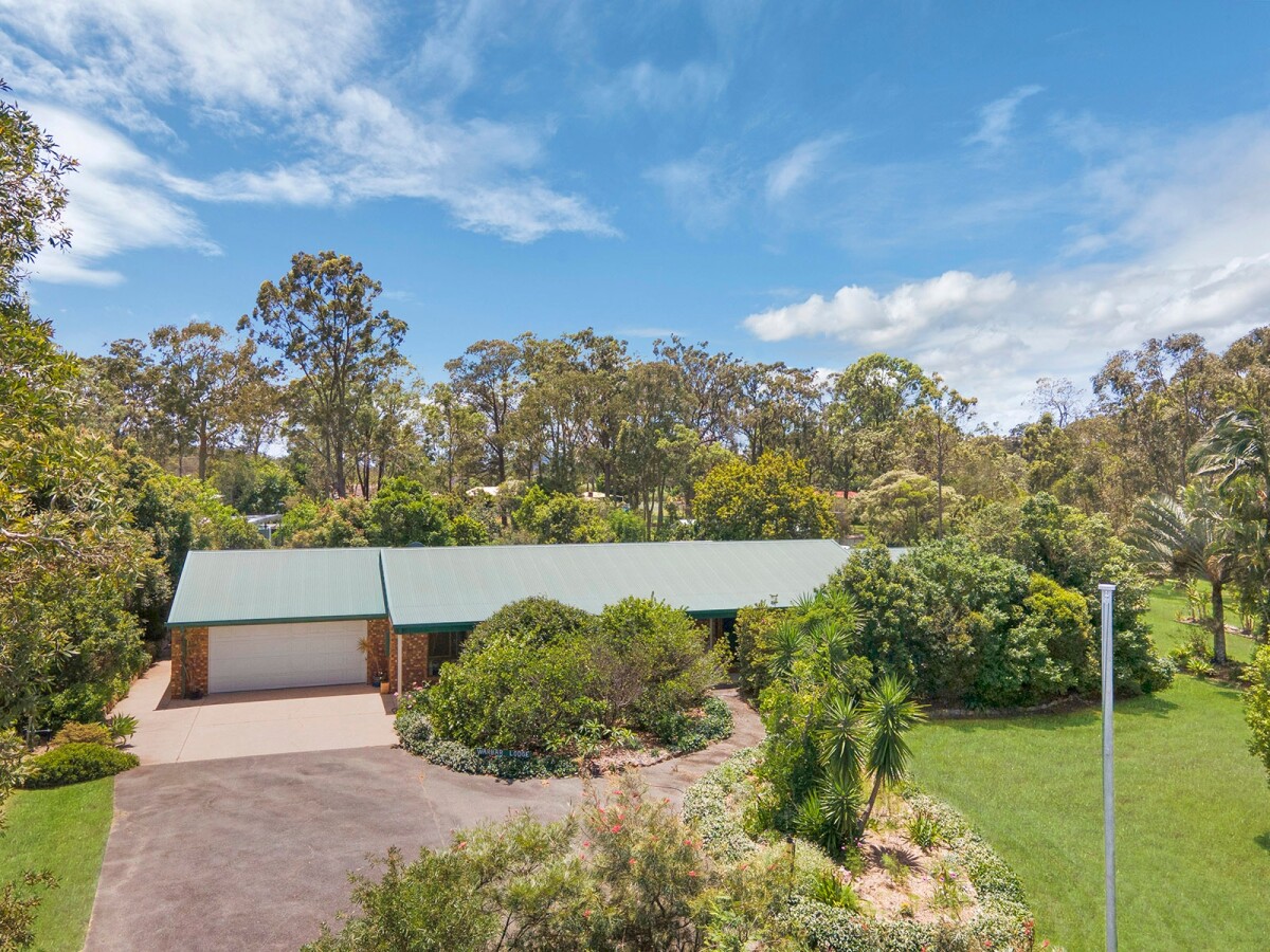 17 Fin Court Elimbah Queensland AcreageSemirural for Sale RE/MAX