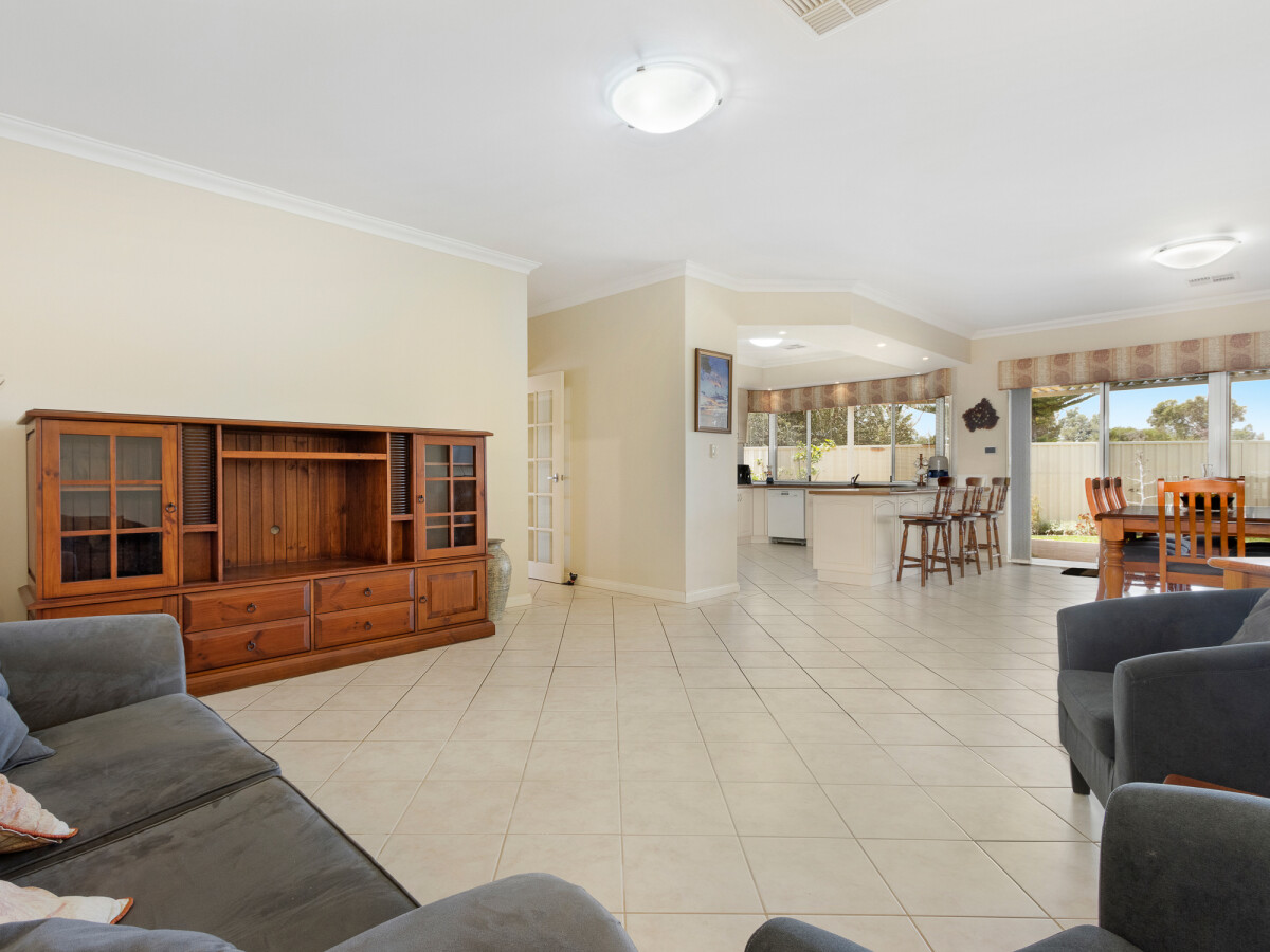 7 Court Wannanup Western Australia House for Sale RE/MAX Australia